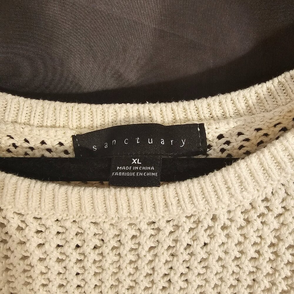 Sanctuary open knit flower sweater. Size XL - Picture 4 of 5